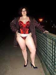 Slender women are fingering themselves