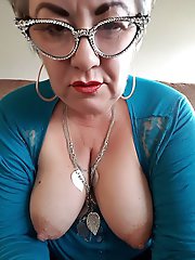 Curvy old GF shows her skills