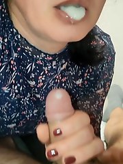 A mature woman gives oral sex and swallows semen