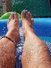 Aquatic foot pampering