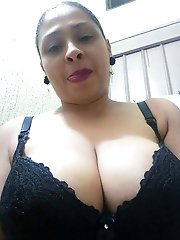 Ravishing mature hellcat is masturbating herself