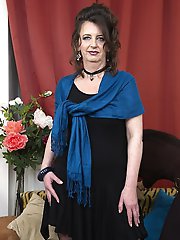 This horny mature lady loves fooling around with her toy boy